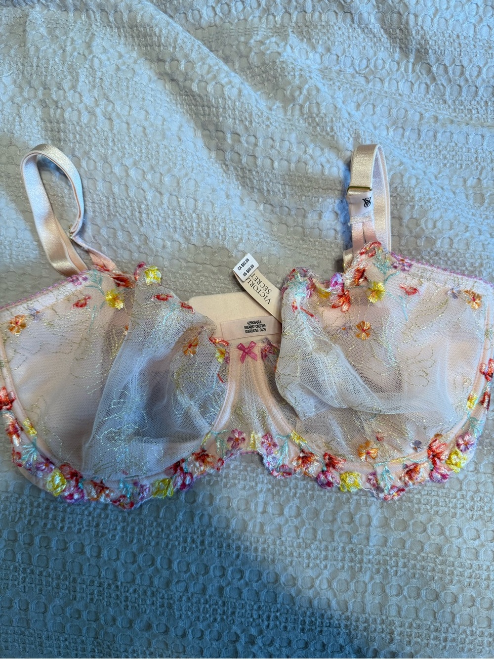 NWT Victoria’s Secret 36DD unlined bra